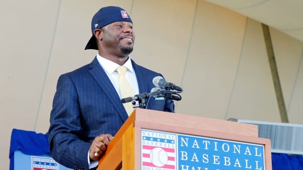 ken-griffey-jr-hall-of-fame-nike-shoe.jpg